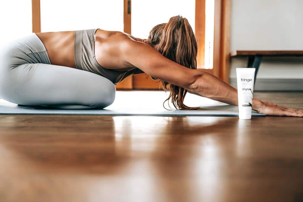 Ela & Ele Fitness - ✍📝🏷 #siga @meditayoga •Que tal praticar esta  sequência de Yoga logo pela sua manhã?! . Vejam os benefícios que a yoga  podem fazer a sua saúde: Diminui